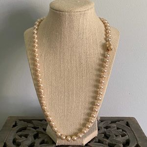 Beautiful faux pearl necklace